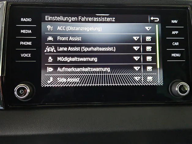 SKODA Karoq 1.5 TSI Dynamic DSG