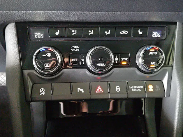 SKODA Karoq 1.5 TSI Dynamic DSG