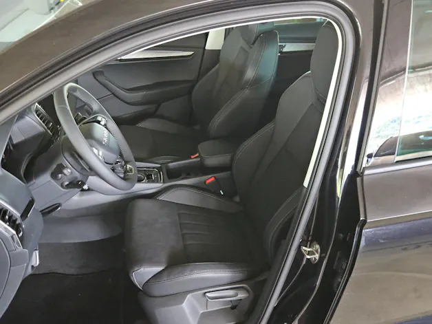 SKODA Karoq 1.5 TSI Dynamic DSG