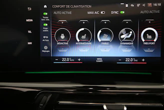 https://vehicle.imgix.net/4369828/307e4d04-3879-4aeb-81ad-530a4ee23205.jpg