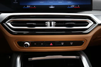 https://vehicle.imgix.net/4369846/319af041-6ea4-4a05-b606-6de59f1dc4f6.jpg