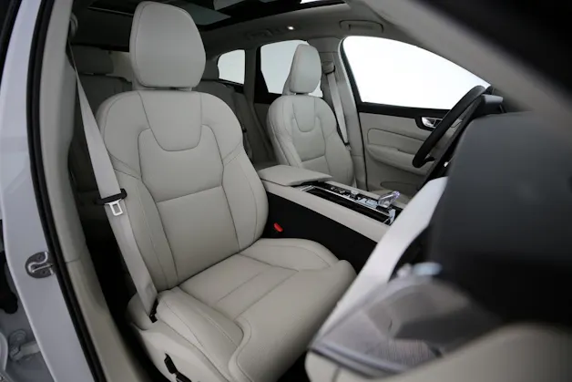Volvo XC60 2.0 B5 MH Ultra Dark AWD