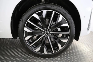 immagine del veicolo VOLVO XC60 2.0 B5 MH Ultra Dark AWD