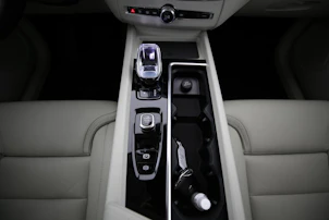 immagine del veicolo VOLVO XC60 2.0 B5 MH Ultra Dark AWD