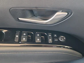 https://vehicle.imgix.net/4369887/35c7c11f-3827-49b6-a46b-d2e435e6a9bf.jpg