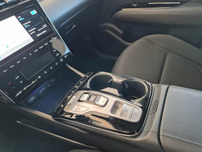 https://vehicle.imgix.net/4369887/ccf879db-20f9-416f-b7a1-d1d5ee7f2d8b.jpg
