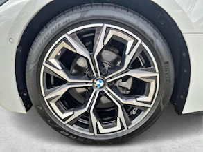 https://vehicle.imgix.net/4369889/02057b4c-7887-4d29-8c25-97f30db32a83.jpg