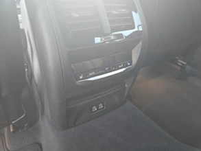 https://vehicle.imgix.net/4369890/defc29ea-2090-445c-85d2-17cad1ad0c94.jpg