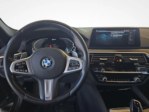 Fahrzeugbild BMW 530e xDrive / ab 0.99% Leasing bei Abschluss einer Protect Autoversicherung