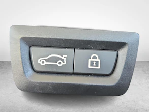 https://vehicle.imgix.net/4369891/4412e5d4-95ca-4a72-85c2-8b8e46b9427e.jpg