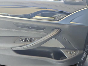 https://vehicle.imgix.net/4369891/c5d5160b-169d-4565-857d-ea5a16dca915.jpg
