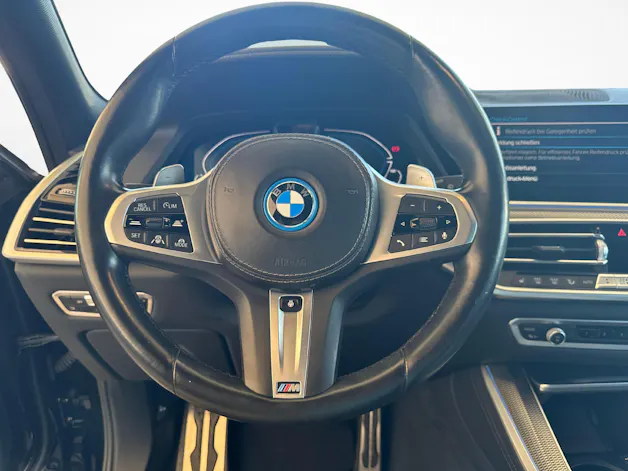 BMW X5 45e xDrive / ab 0,99% Leasing bei Abschluss einer Protect Autoversicherung