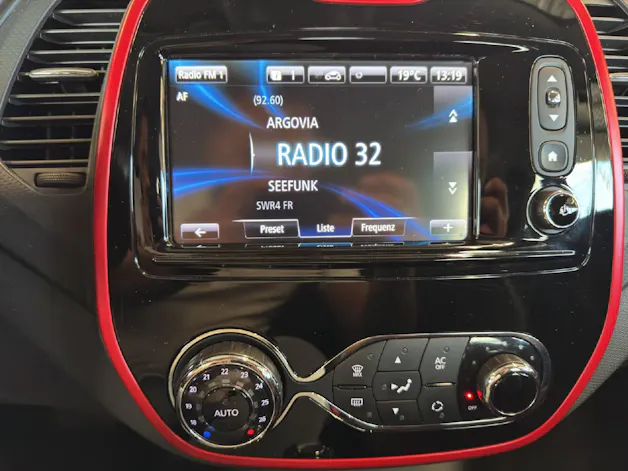 Renault Captur 1.2 TCe Helly Hansen EDC