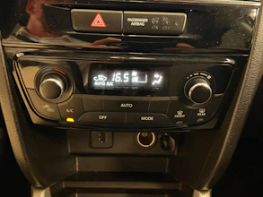https://vehicle.imgix.net/4369932/af3a4e00-676c-46b7-9bfd-df6bf83c7182.jpeg