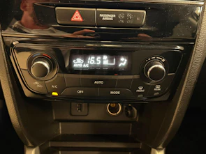 Fahrzeugbild SUZUKI Vitara 1.6 VVT Compact+ 4x4