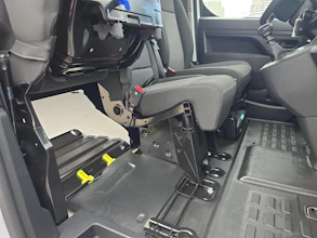 https://vehicle.imgix.net/4369951/81b97b03-2f6b-425a-b8ea-738441f7a80f.jpg