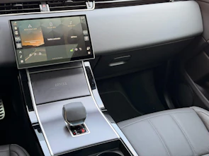 Fahrzeugbild LAND ROVER Range Rover Evoque 1.5 T 270e Hoxton Edition