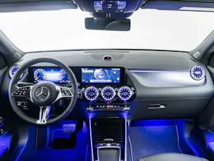 Mercedes-Benz GLA 200 "Night Star"