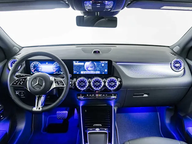 Mercedes-Benz GLA 200 "Night Star"