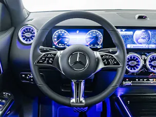 Mercedes-Benz GLA 200 "Night Star"