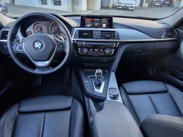 BMW 320d xDrive SAG Touring