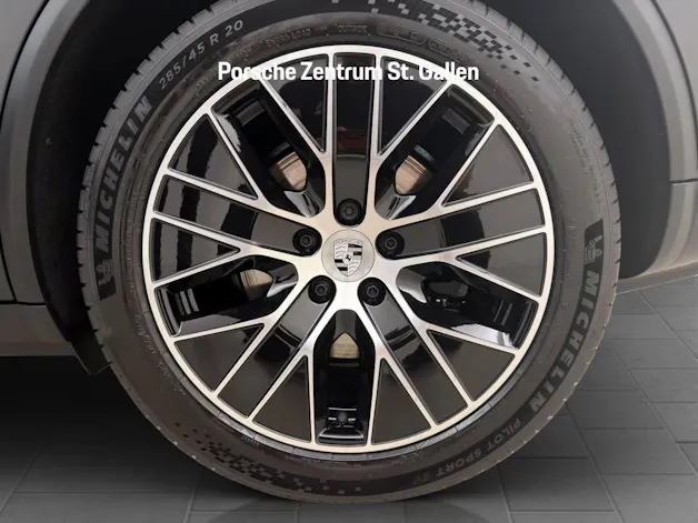 Porsche Macan 4