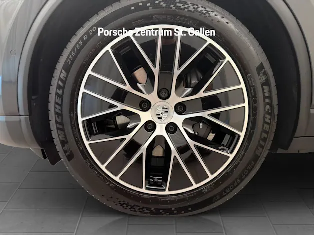 Porsche Macan 4
