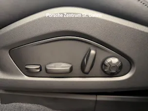Porsche Macan 4