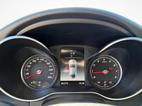 https://vehicle.imgix.net/4370272/1f2bd464-d5b2-4b07-9451-78dd128eba1a.jpg