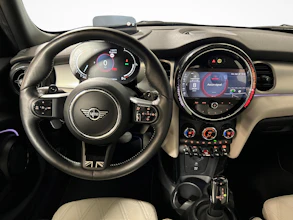 https://vehicle.imgix.net/4370273/125b123e-7393-44d3-bb97-b310bbae32d1.jpg