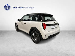 https://vehicle.imgix.net/4370278/0ce85f41-3fd5-447d-929c-b53df37c85c9.jpg