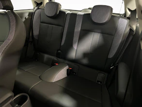 https://vehicle.imgix.net/4370278/27fb495a-b776-4054-8d6f-7ee153676fd7.jpg