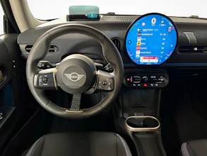 https://vehicle.imgix.net/4370278/4af6d13a-5ebe-40b1-80f3-74cd1ab49bc3.jpg