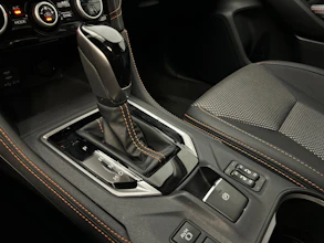 https://vehicle.imgix.net/4370298/be86651f-d3e1-47a4-b8f8-6e3a87dcf2e5.jpg