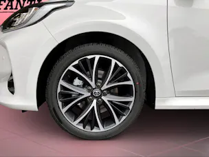 Toyota Yaris 1.5 VVT-i HSD Trend