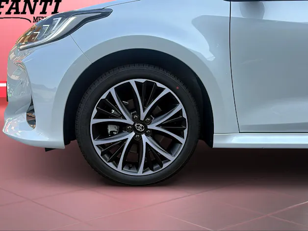 Toyota Yaris 1.5 VVT-i HSD Trend