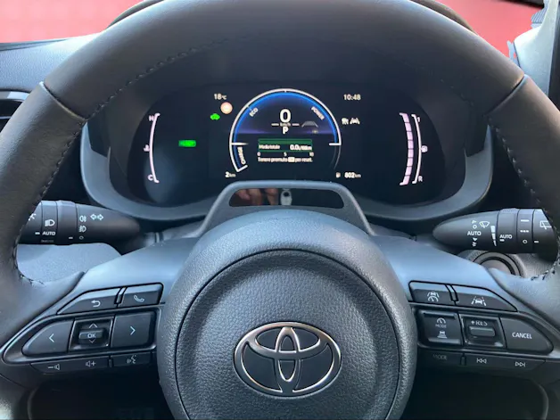 Toyota Yaris 1.5 VVT-i HSD Trend