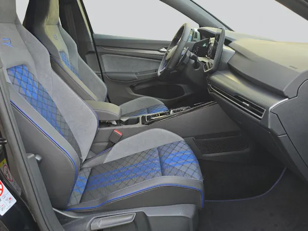 VW Golf VIII 2.0 TSI R DSG 4motion