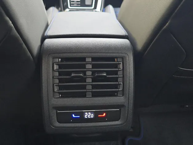VW Golf VIII 2.0 TSI R DSG 4motion