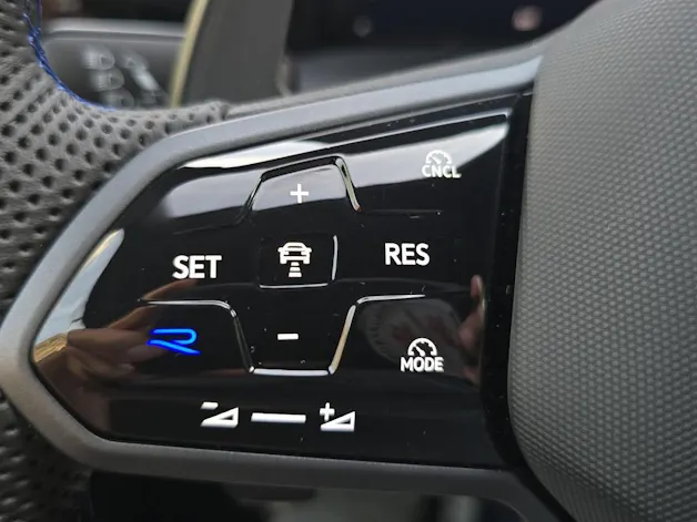 VW Golf VIII 2.0 TSI R DSG 4motion