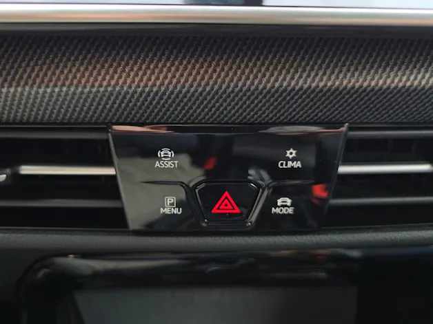VW Golf VIII 2.0 TSI R DSG 4motion