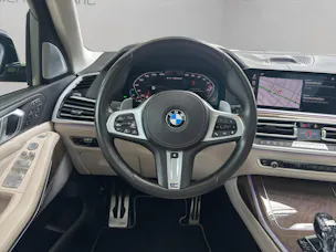 BMW X7 M50i