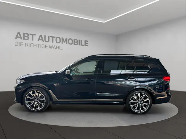 BMW X7 M50i