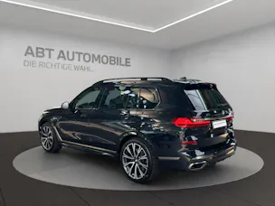 BMW X7 M50i