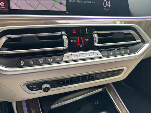 BMW X7 M50i