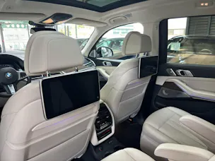 BMW X7 M50i