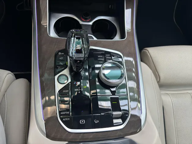 BMW X7 M50i