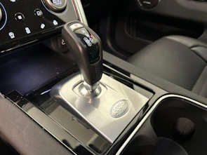 Fahrzeugbild LAND ROVER Discovery Sport 2.0 SD4 200 SE