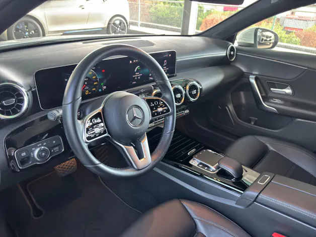 MERCEDES-BENZ A 180 d Progressive