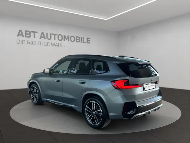 BMW X1 23i xDrive paddles